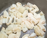 Foto del paso 3 de la receta: Chipirones con sepia y mejillones en sofrito de verduras