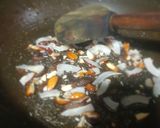 A picture of step 2 of Suji ka halwa.