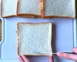 A picture of step 2 of Pocket pizza toast.
