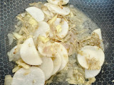 👩‍🍳Lobak Putih Goreng dengan Daun Kucai