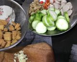 Foto langkah ke 1 dari resep Tumis oyong bakso ikan gurih #homemadebylita.