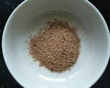 ओल्या नारळाच्या करंज्या (olya narlachya karanjya recipe in marathi) रेसिपी स्टेप 2 फोटो 