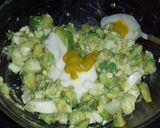 A picture of step 2 of Egg and Avocado Sandwich.