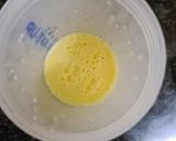 A picture of step 3 of Cheesy omelette.