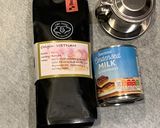 A picture of step 1 of Vietnamese Dripping coffee.