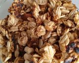 Foto del paso 3 de la receta: Granola saludable con 2 ingredientes en sartén