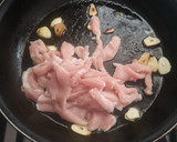Foto del paso 2 de la receta: Champiñones con tiras de lomo al pimentón