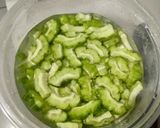 Foto langkah ke 1 dari resep Tumis Pare.
