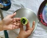 A picture of step 18 of Palak paneer rose momo.