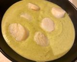 Une image de l'étape 5 de Velouté de brocolis & poireaux avec coquilles Saint Jacques.