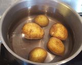 รูปขั้นตอนการทำที่ 2 ของ น่องไก่อบกระเทียมกับสี่สหายผัดเนย