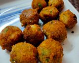 A picture of step 6 of Cheesy balls.