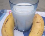 बनाना मिल्क शेक (Banana milk shake recipe in Hindi) रेसिपी चरण 5 फोटो