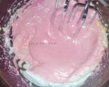 Foto langkah ke 4 dari resep Strawberry Milk Chiffon Cake.