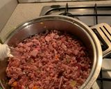 Foto del passaggio 2 della ricetta Ragù con fondi di affettati