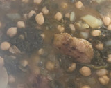 Foto del paso 9 de la receta: Potaje de Garbanzos con espinacas con Pelotitas de pan 🥖 (receta de la yaya)