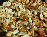 A picture of step 5 of Raw Cashew Curry.