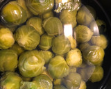 Foto del paso 1 de la receta: Coles de Bruselas salteadas con jamón y puré de patata