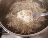 A picture of step 2 of Chinese Maggi.