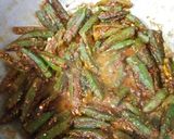 A picture of step 8 of Rajasthani bhindi.