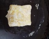 A picture of step 3 of Egg Cheese Pocket.