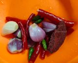 Foto langkah ke 1 dari resep Sambal Bawang dan Nanas.