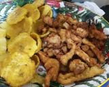 Foto del paso 7 de la receta: Chicharrón de langostinos y pota con patacones...🍤🍤