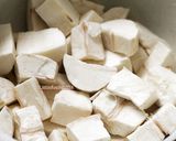A picture of step 1 of Thai-Style Sweet Cassava.