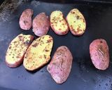 Une image de l'étape 6 de Pommes de terre ail, persil, citron (à la plancha).