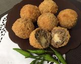 Foto langkah ke 8 dari resep Beef n Cheese Bitterballen Keto.