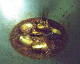 A picture of step 5 of Chilli egg.