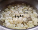 A picture of step 1 of Cauliflower Kurma.