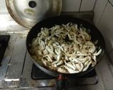 白酒雞肉蕈菇燉飯的食譜步驟2照片