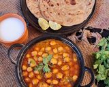 A picture of step 5 of Chana masala (no onion no garlic).