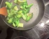 A picture of step 4 of 🥦 Anchovies and broccoli, a perfect combination.
