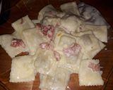 Foto del paso 6 de la receta: Ravioles con salsa de crema y jamón crudo