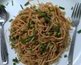A picture of step 3 of Hakka noodles.