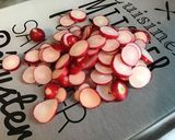 Une image de l'étape 5 de Salade de laitue rougette aux tomates,radis cerises et persil.