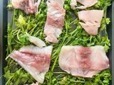 Corvina al horno con camote y espárragos