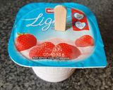 A picture of step 1 of Yoghurt Ice-Cream On a Stick.