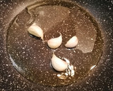 Foto del paso 1 de la receta: Muslos de conejo al vino fino (o manzanilla)
