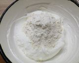 Tejfölös karalábéleves csirkeaprólékkal recept fázis 3 fotója