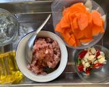 รูปขั้นตอนการทำที่ 1 ของ หมูสับผัดพริก