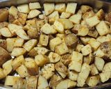 Foto del paso 3 de la receta: 🥔🧄 Papas horneadas al ajillo 🧄🥔