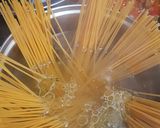 Pas rețetă Spaghete cu pipote în sos de roșii 2 fotografie
