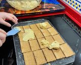 Foto del paso 8 de la receta: Tarta de galletas y moka sin horno