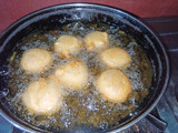मीठे गुलगुले (नवरात्री स्पेशल) (Navratri Special Meethe Gurgle Recipe in Hindi)