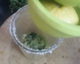 A picture of step 5 of Kiwi mocktail.