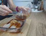 Foto del paso 2 de la receta: Gallineta marinada en salsa de lima, miel y soja