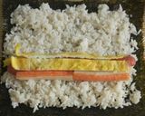 Foto langkah ke 3 dari resep Sushi homemade simpel.